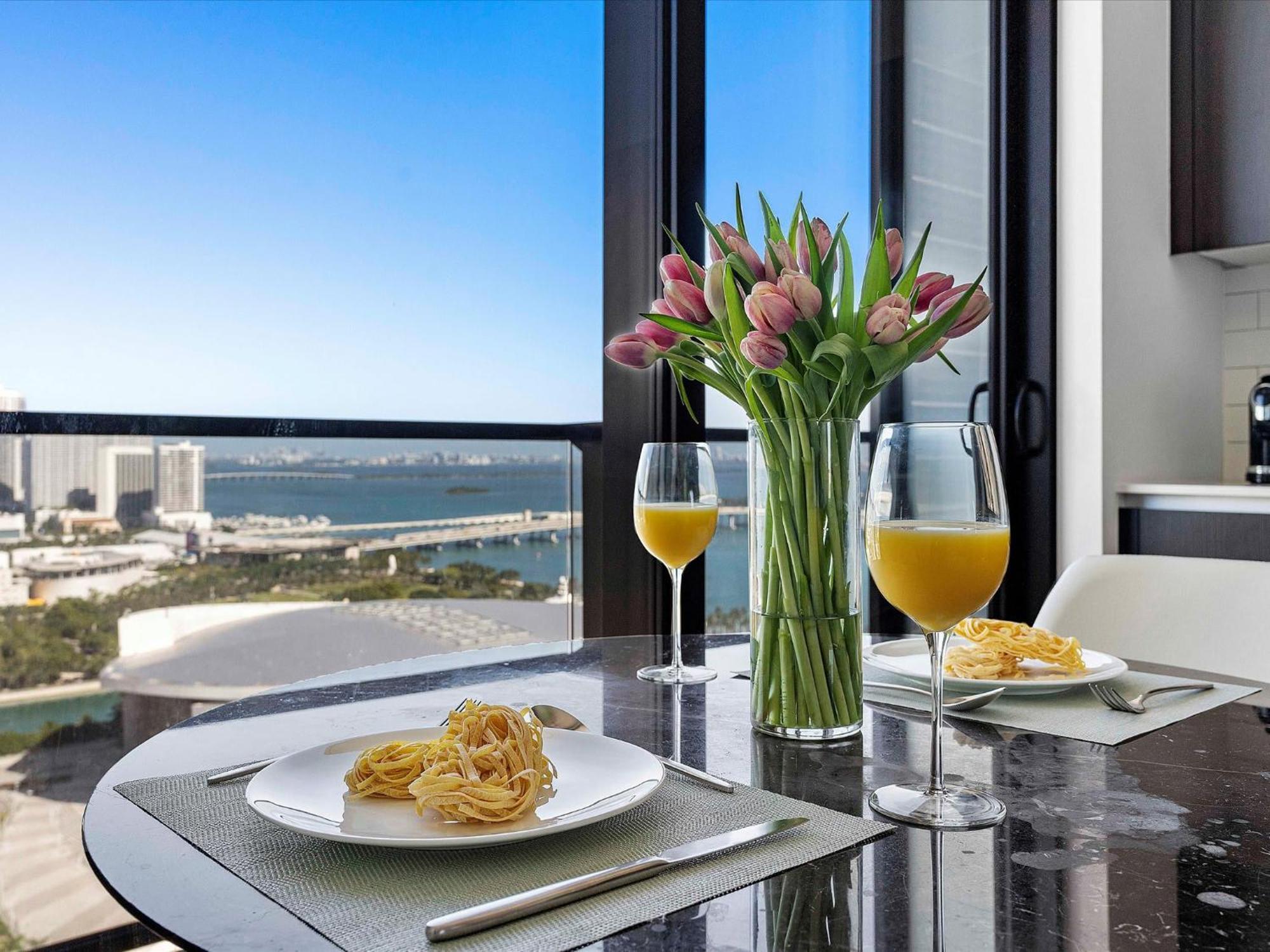 Mvr - Watch Sunsets Over From Your Balcony *